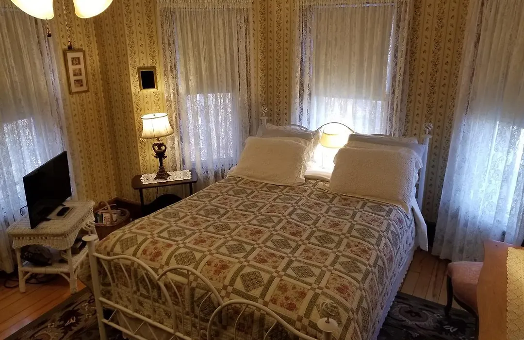 Rose & Thistle Bed & Breakfast-1