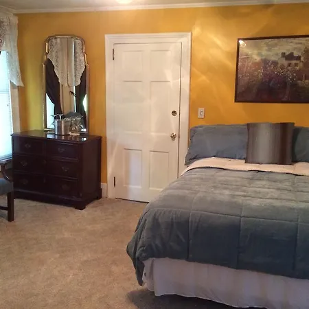 The Tunnicliff Inn-3